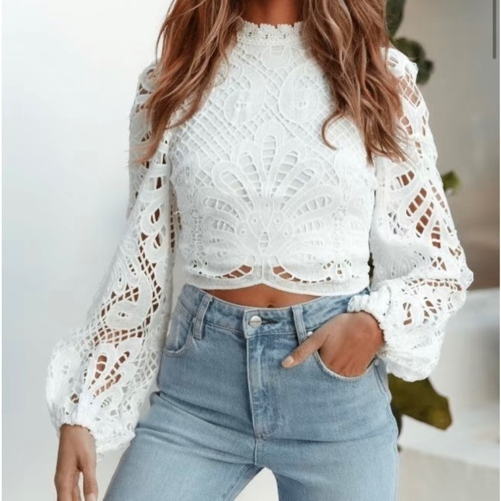 Women’s High Collar White Lace Long Sleeve Crop Top